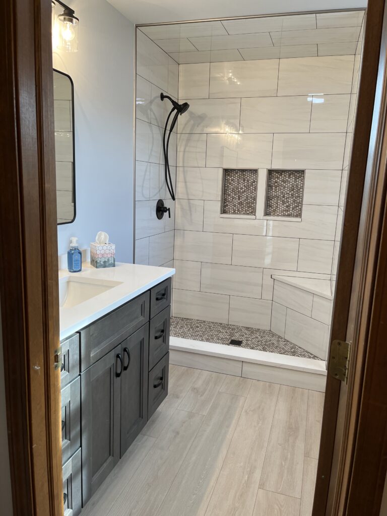 3F74F33A-F904-488F-A272-F29191114E7D_crop