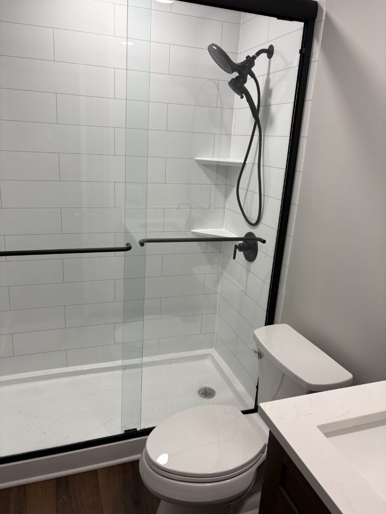 IMG_2566_ Full bath 1_2