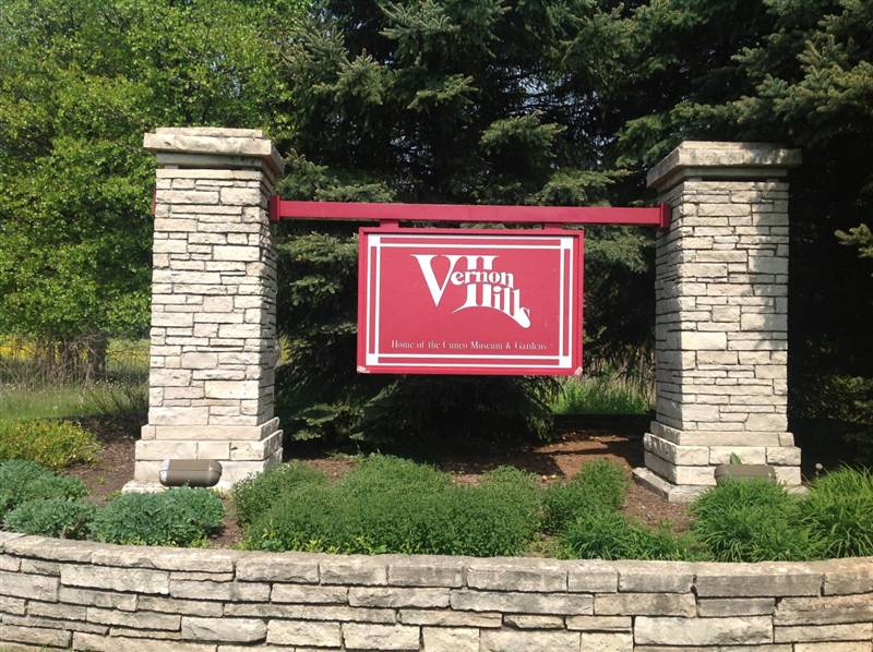 Vernon Hills Illinois welcome sign