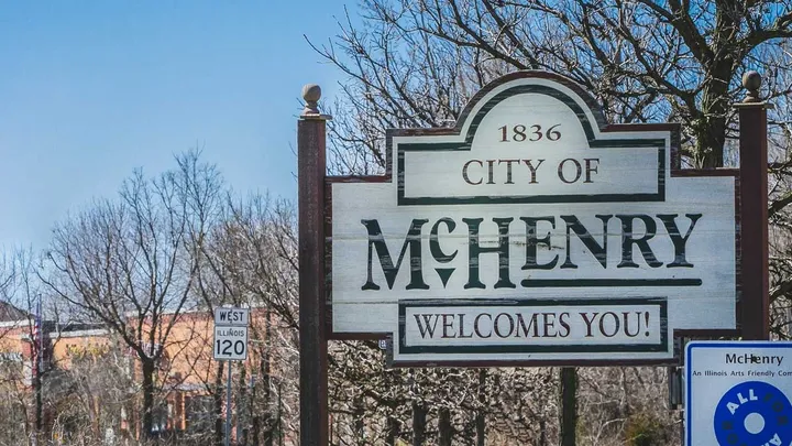 Village of Mchenry Illinois welcome sign